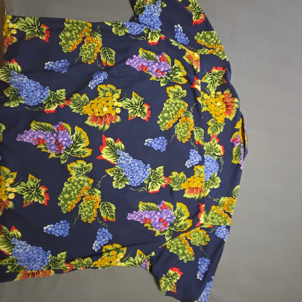 Paradise Found Mens Hawaiian Shirt 2XL Aop Grape Vineyard Print Rayon Made in HI - Picture 9 of 10